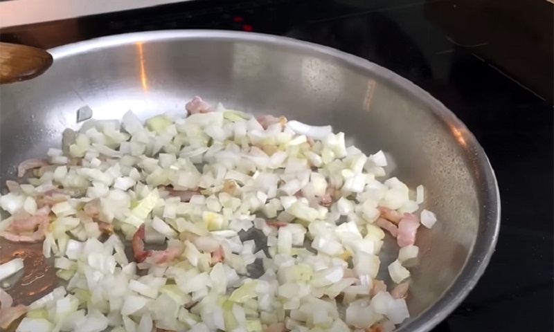 Борщ с идеальным цветом и вкусом: необычный рецепт с европейским акцентом