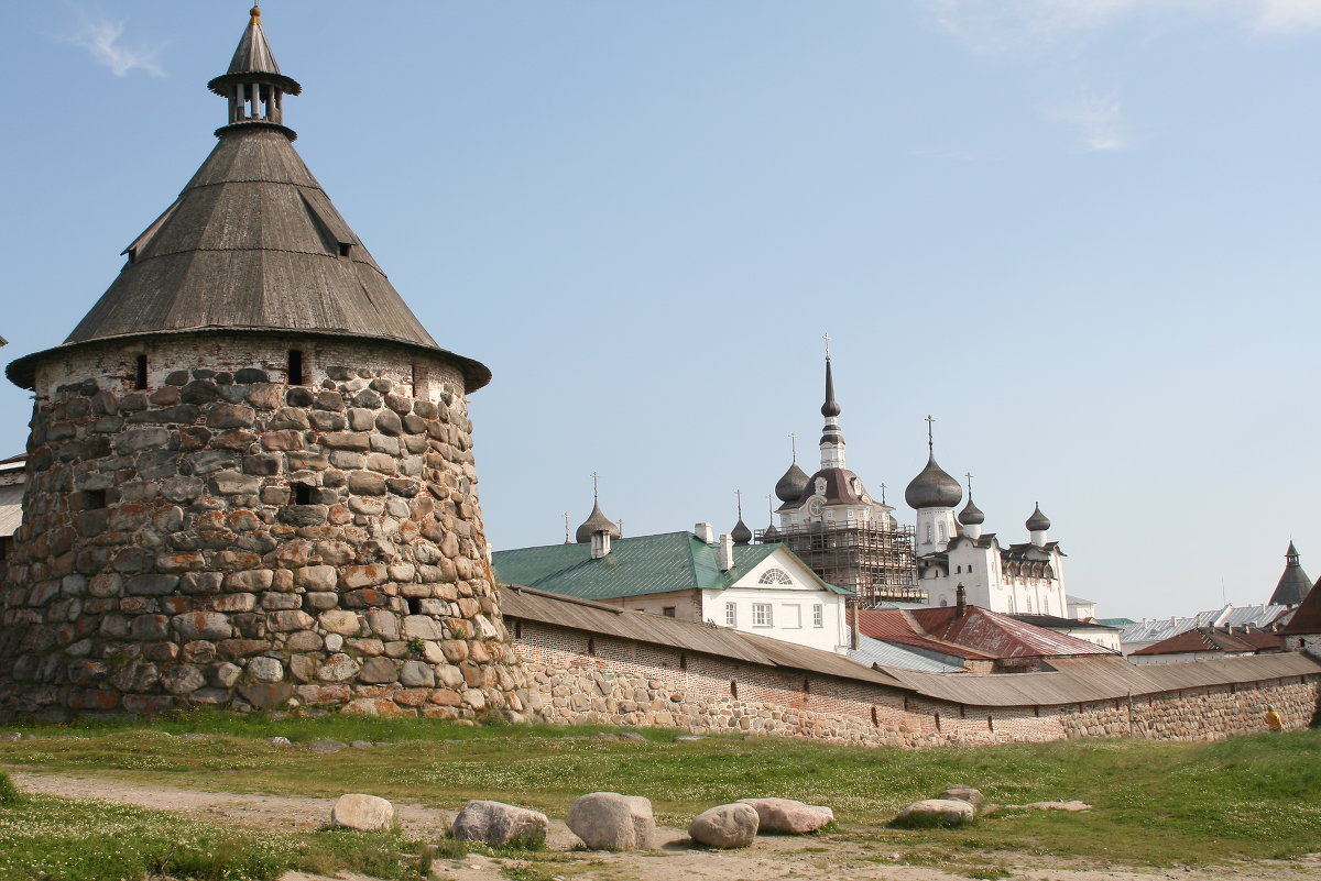 Угловая башня Соловецкого монастыря (https://fotokto.ru/photo/view/1189925.html)