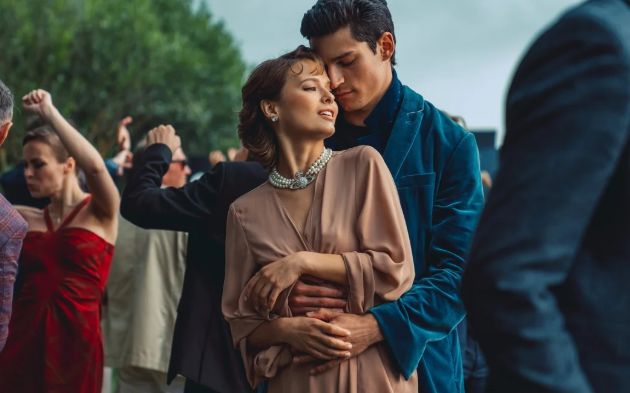 Фрагмент из сериала "Жить жизнь"