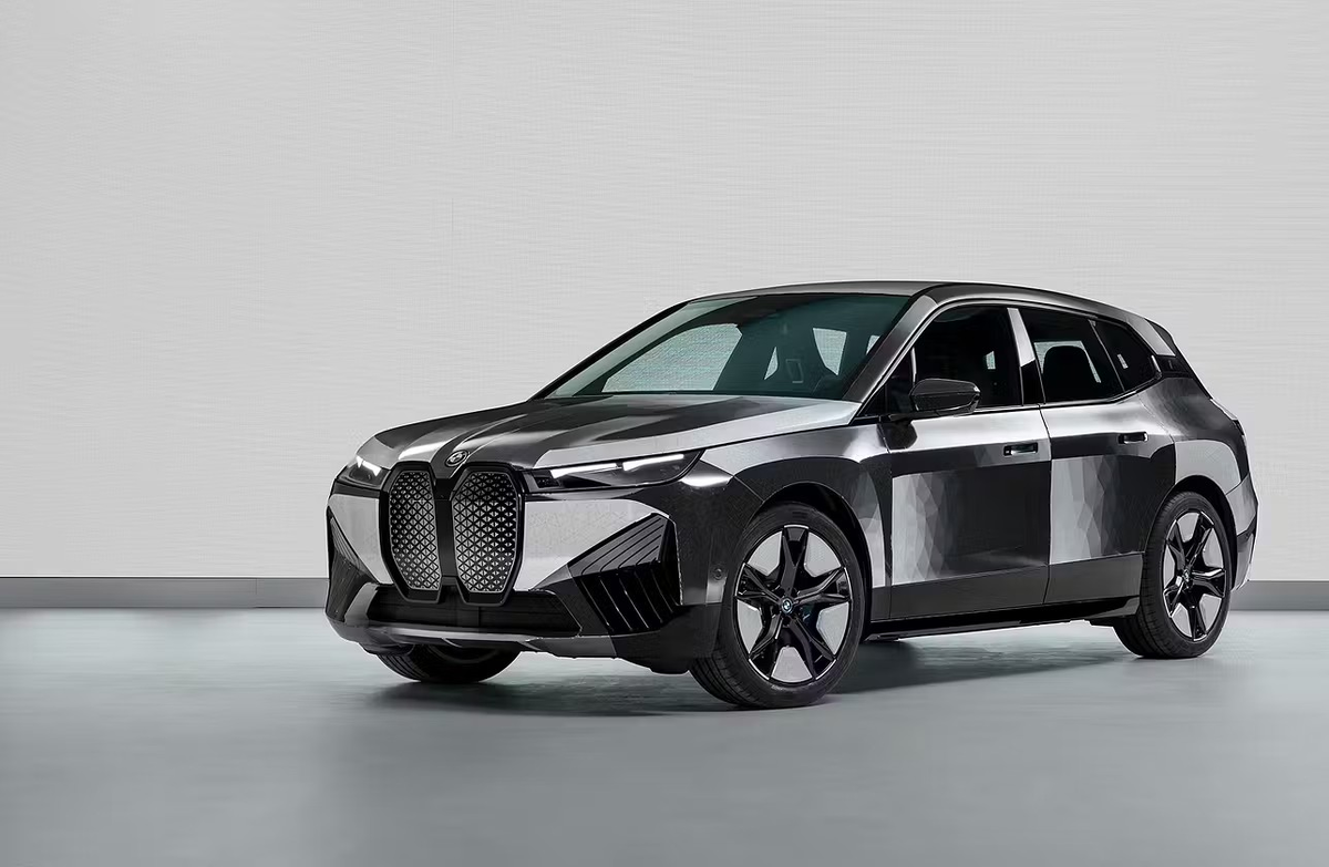 Первый эксперимент с изменением цвета экстерьера автомобилей BMW