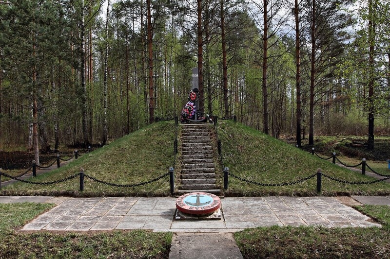 Памятная стела