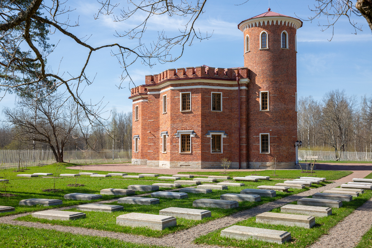 Пенсионерная конюшня и кладбище лошадей. Фото: ГМЗ «Царское Село», Екатерина Новак