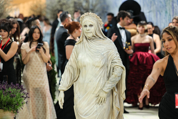 Супермодель Хайди Клум во время благотворительного бала Met Gala в Метрополитен-музее, Нью Йорк, США, 4 мая 2026 года / Daniel Cole/Reuters   📷