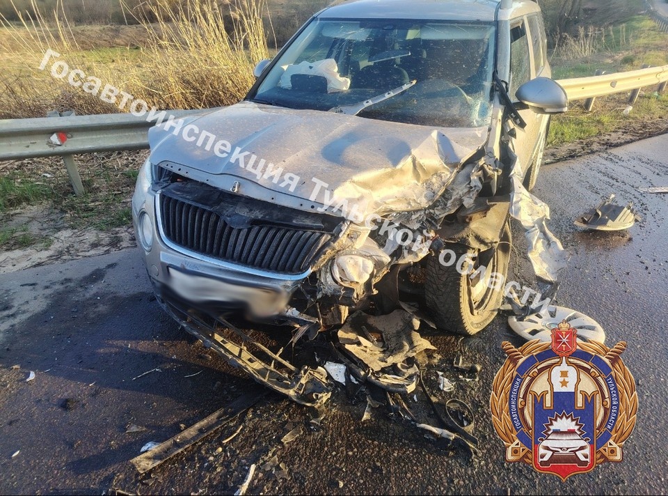    В Узловском районе 75-летний водитель Lada Granta столкнулся со Skoda Yeti и попал в больницу материалы пресс-служб