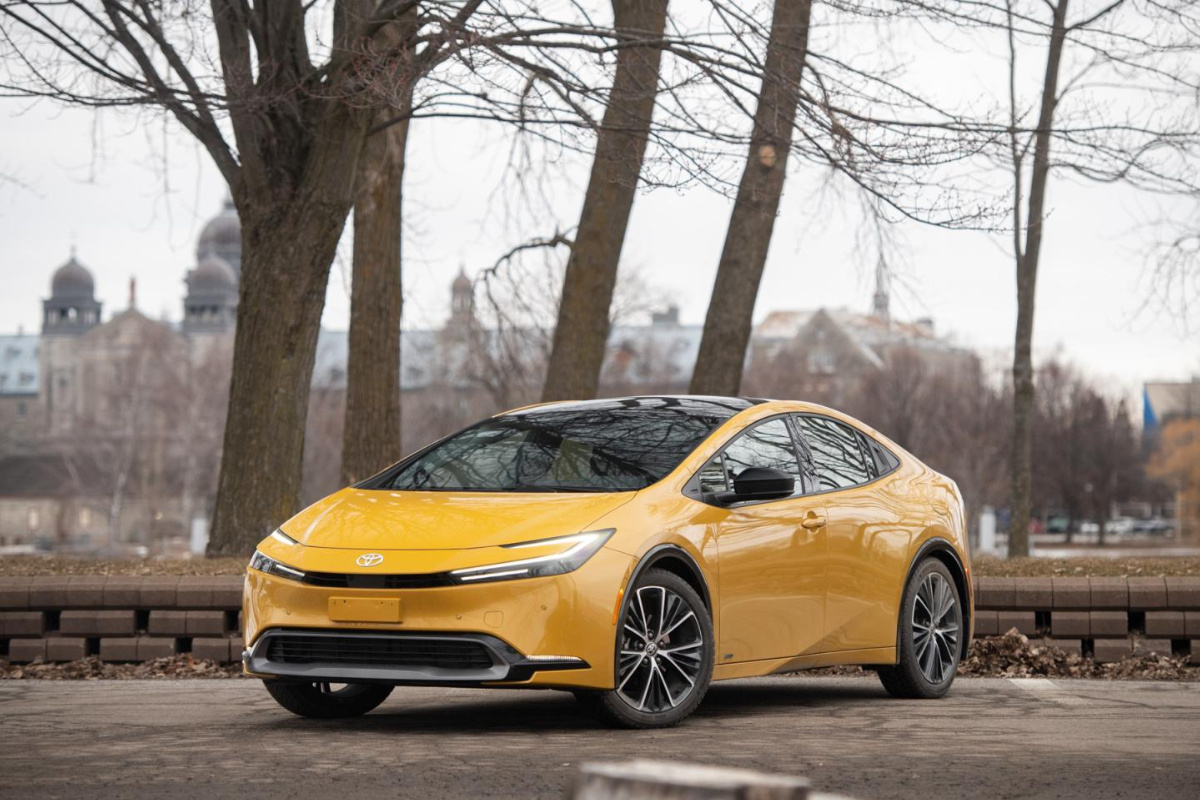    Toyota Prius 2024 года. Фото batchtools.pro
