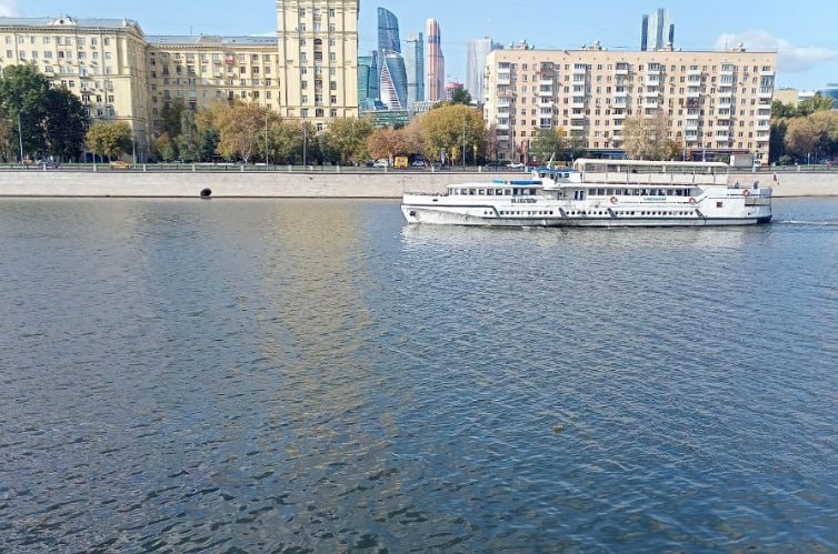    Пассажирам напомнили правила перемещения маломерных судов по Москве-реке