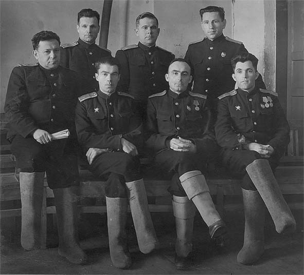 Эпоха славы армейский валенок - долгий период с середины 1930-х до 1980-х. Полвека!