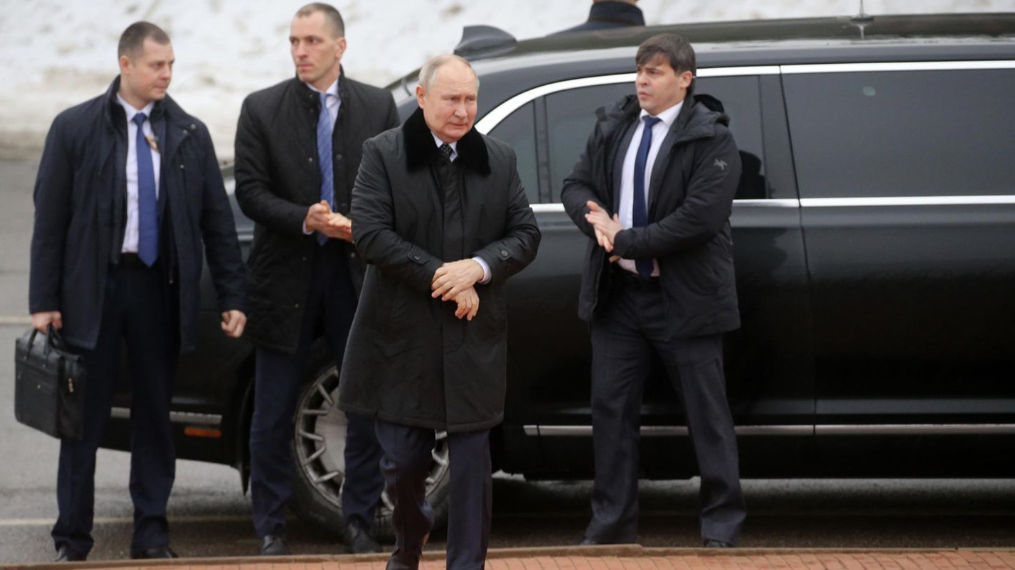 Президент России Владимир Путин и три его телохранителя (архивное фото) © Contributor