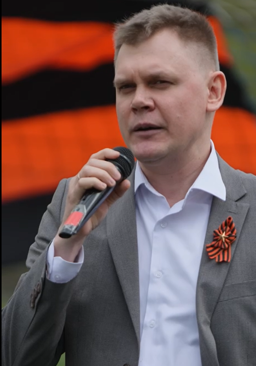 Директор школы 1358 Денис Геннадьевич Тырсин