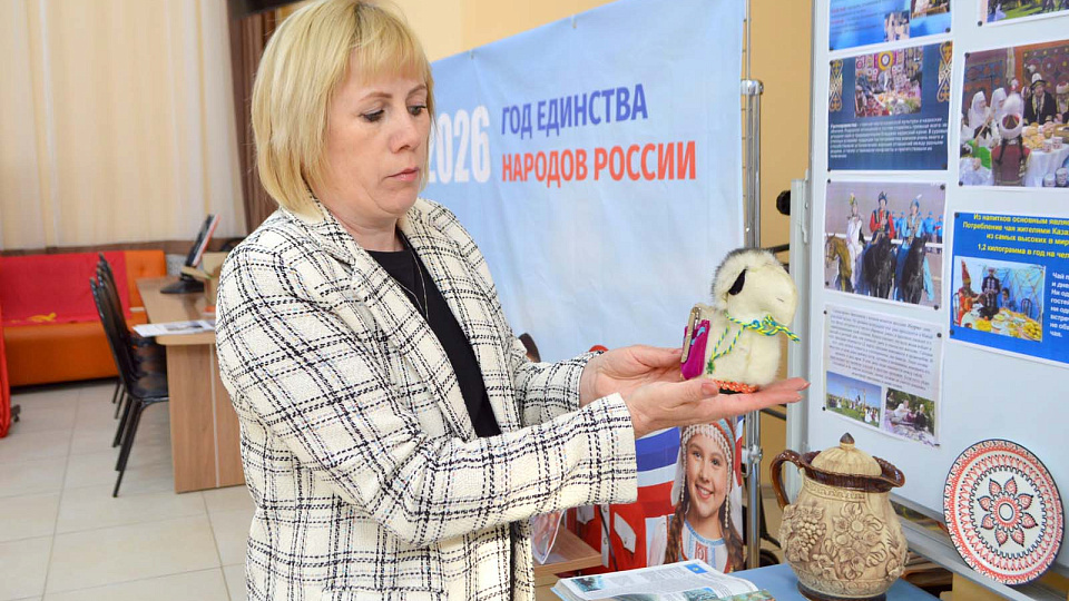 В селе Народном Терновского района открыли выставку казахской культуры