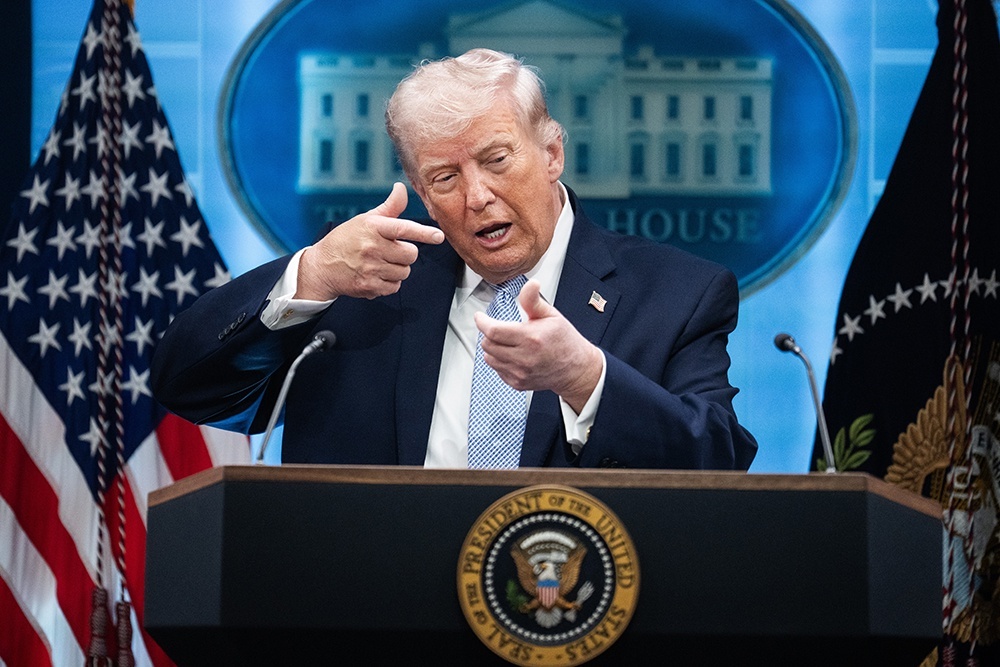   Дональд Трамп: Сколько можно так в меня прицеливаться? / Getty Images