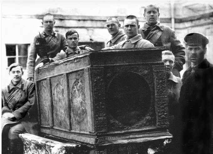Что было в могиле Александра I, когда её вскрыли большевики