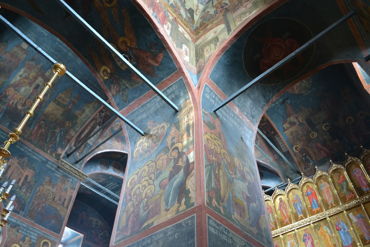 Фрески XVI века под записью бригады Н.М.Сафонова. Фото: Vash Alex kun / Wikimedia