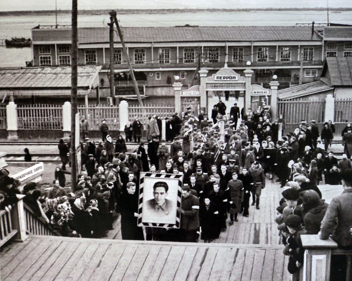 Перезахоронение старшего лейтенанта Ибаррури в 1948 году. Взято с vatnikstan.ru