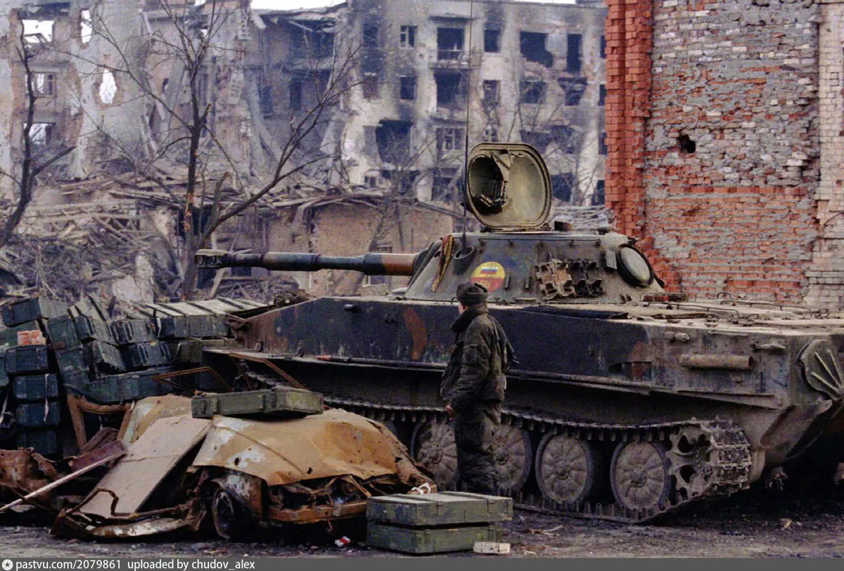 ПТ-76 на блокпосту в Грозном