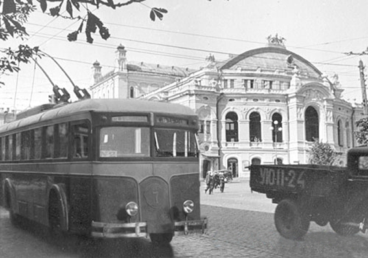 г. Киев, троллейбус ЛК-5, источник: https://en.wikipedia.org/wiki/File:ЛК5_Київ.jpg