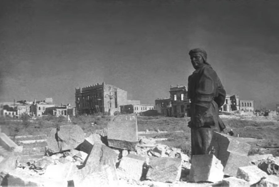 Руины города в СССР после войны. Фотография из общедоступных источников интернет