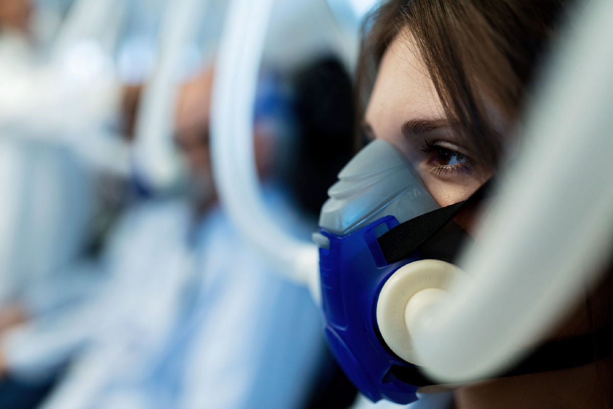 https://www.magnific.com/ru/free-photo/close-up-woman-wearing-mask-hyperbaric-oxygen-therapy-clinic_25567375.htm#fromView=search&page=1&position=15&uuid=9316c397-ff38-415d-875b-c340cc0b1e0c&query=Гипоксия
