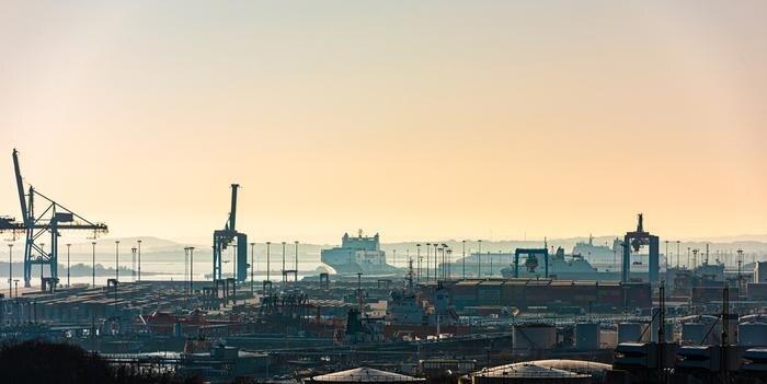 Обложка © Shutterstock / FOTODOM / Trygve Finkelsen