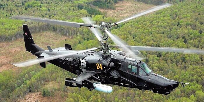 Ка-50 оснащен сверхзвуковыми ПТУР и другими вооружениями. Фото: aviation21.ru