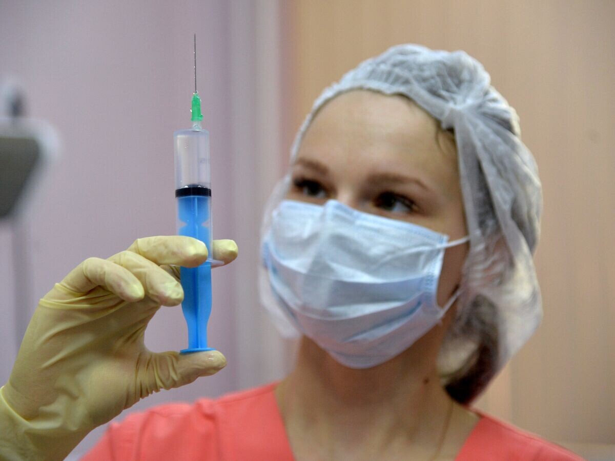    Врач со шприцом | © РИА Новости / Александр Кондратюк
