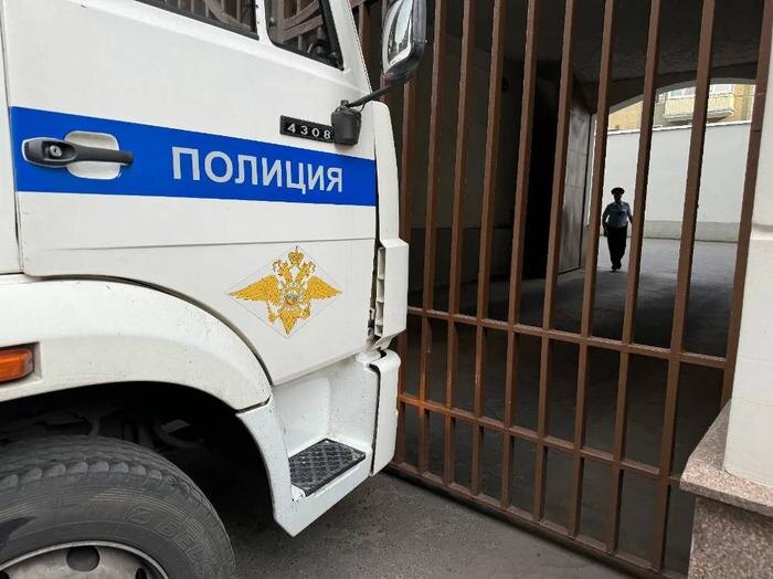 Хабаровчанин пытался вскрыть сейф во Владивостоке под влиянием мошенников