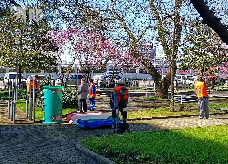    В апреле Туапсе пережил четыре массовых атаки БПЛА, курорту пришлось непросто. Но он быстро пришел в себя. Наталья ВАРСЕГОВА