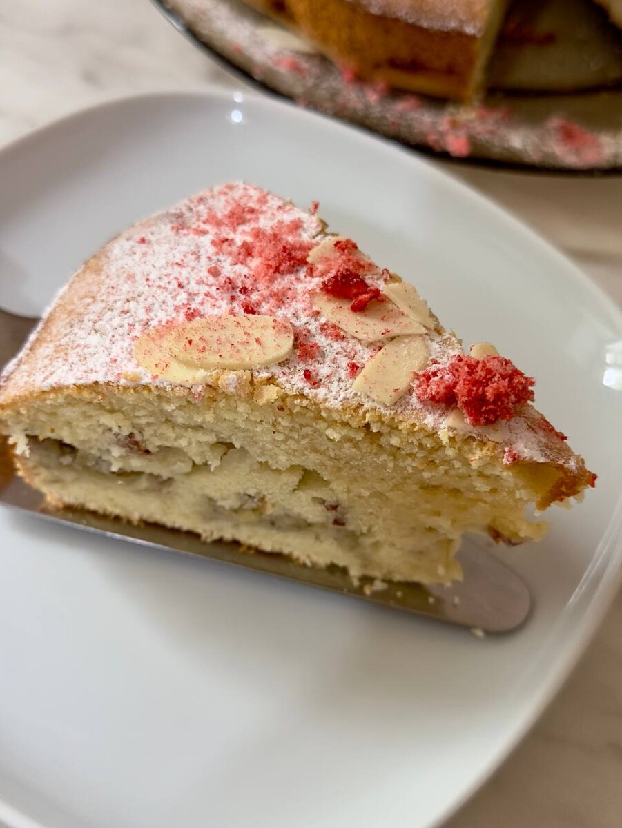 Домашний пирог с бананом и миндалем
