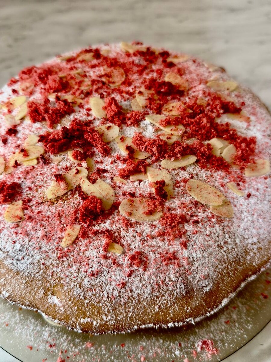Домашний пирог с бананом и миндалем