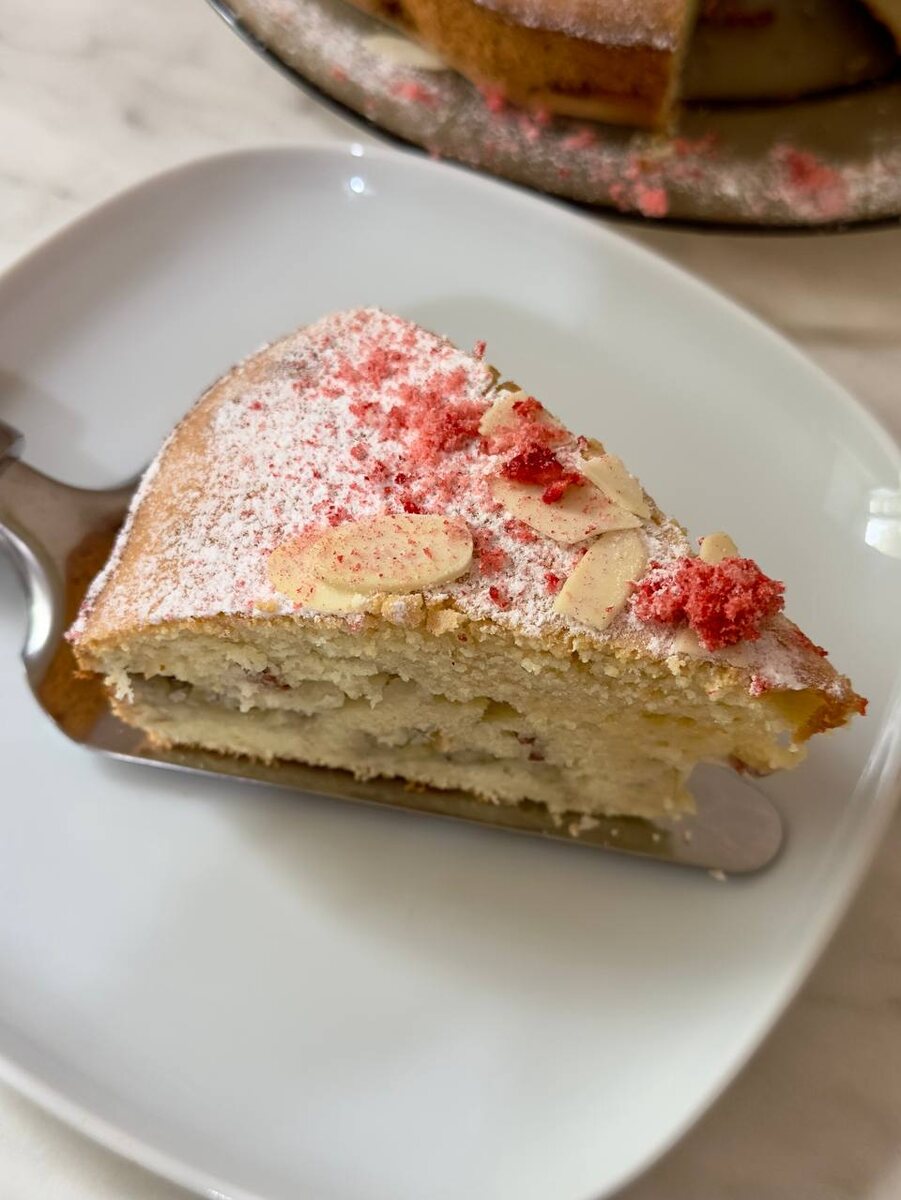 Домашний пирог с бананом и миндалем