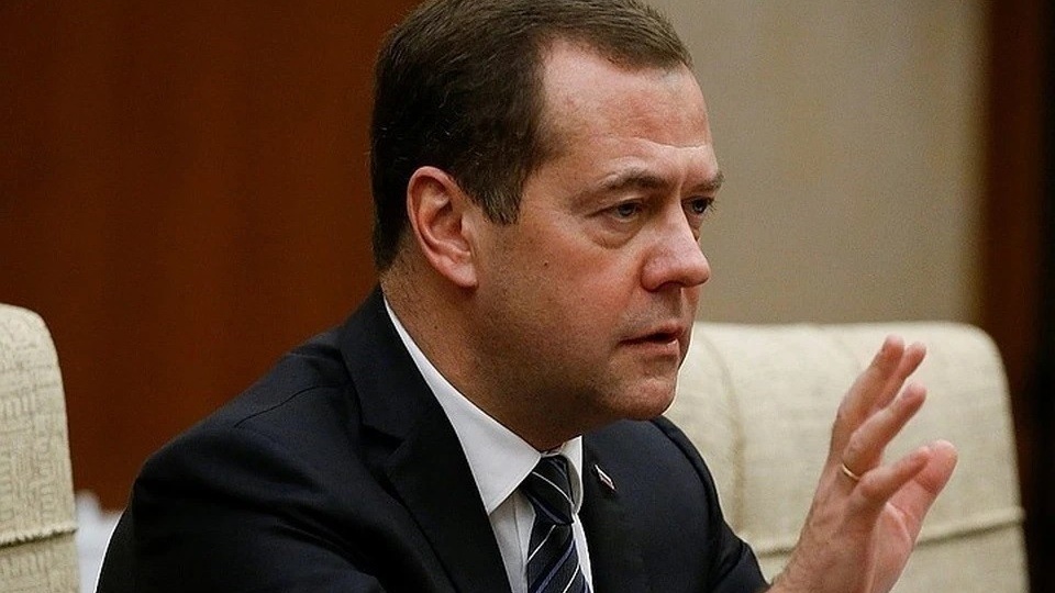 «Денацификацию не прошла»: Медведев указал на обман в политике Германии