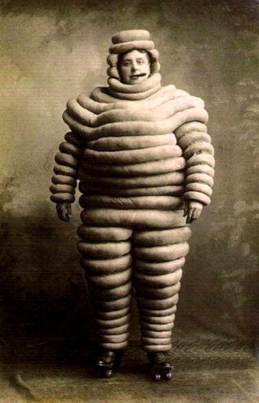 Оригинальный костюм Бибендума (символа компании Michelin), около 1910 года