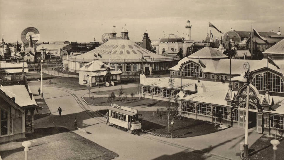 1896 год. Первый трамвай с электроприводом на Всероссийской художественно-промышленной выставке.📷Фото: Wikimedia Commons