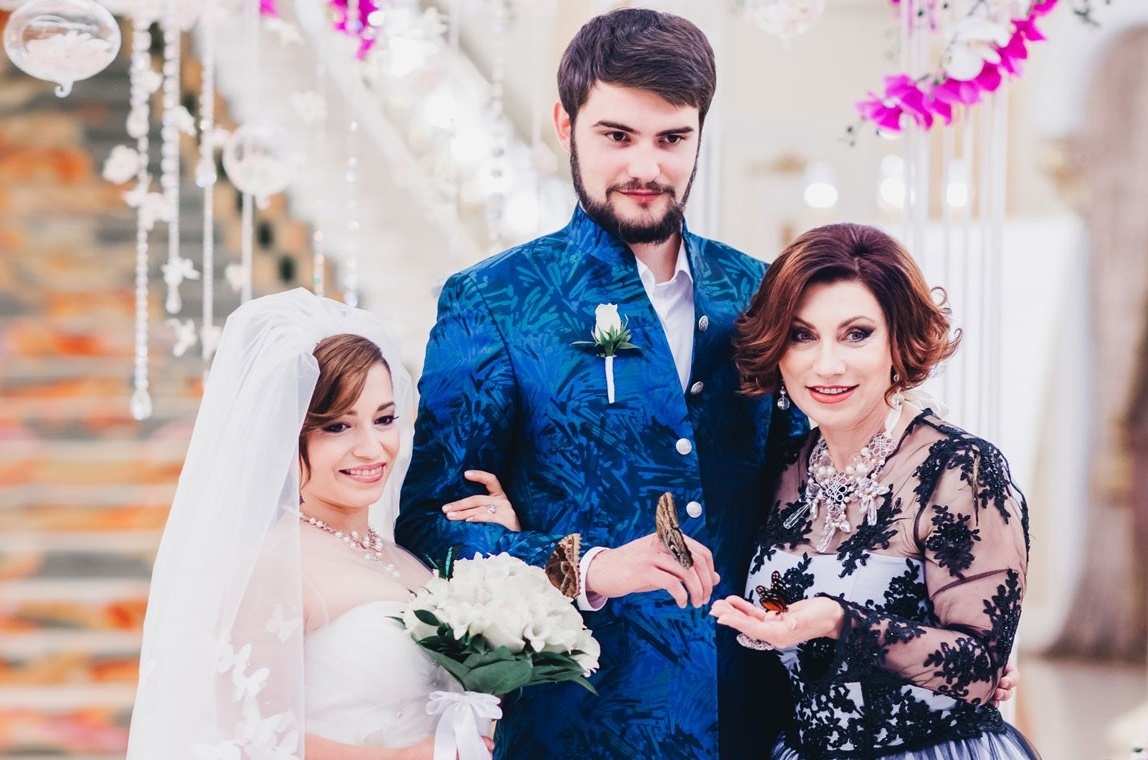 Ксения Сябитова и Андрей Снетков с Розой Сябитовой