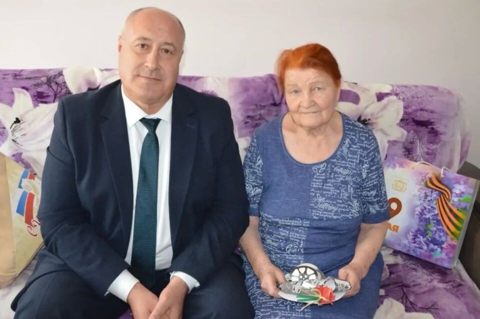   Ветеранов и тружеников тыла поздравляют в преддверии Дня Победы. Источник: barnaul.org