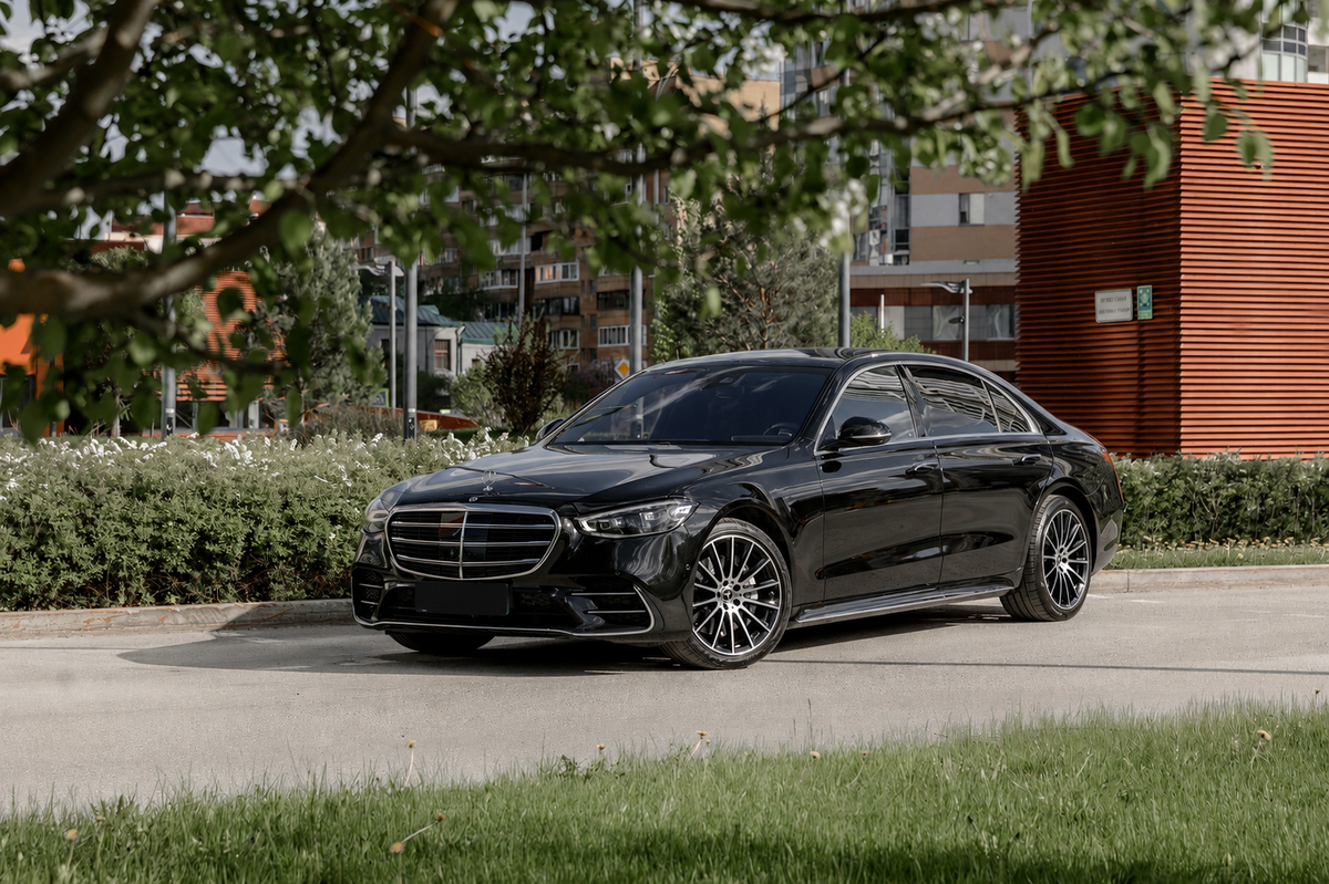 Предоставляются флагманские седаны Mercedes-Benz S-class 