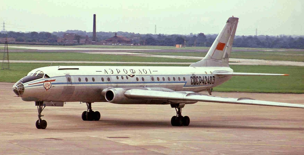 Ту-104