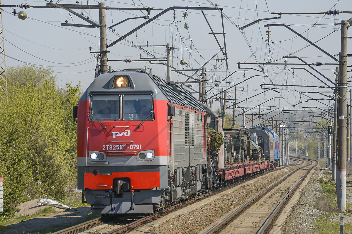 2ТЭ25КМ-0791, Л-4514 с эшелоном на перегоне Козелковская — Средневолжская
