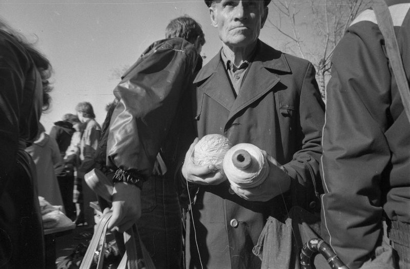 Рижский рынок. Юрий Рыбчинский, август - сентябрь 1987 года, г. Москва, МАММ/МДФ. 
