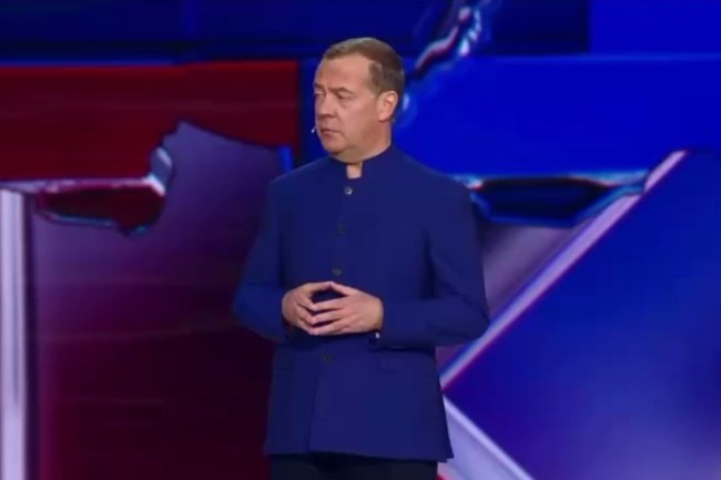 Медведев: Только животный страх убережет Европу от бойни