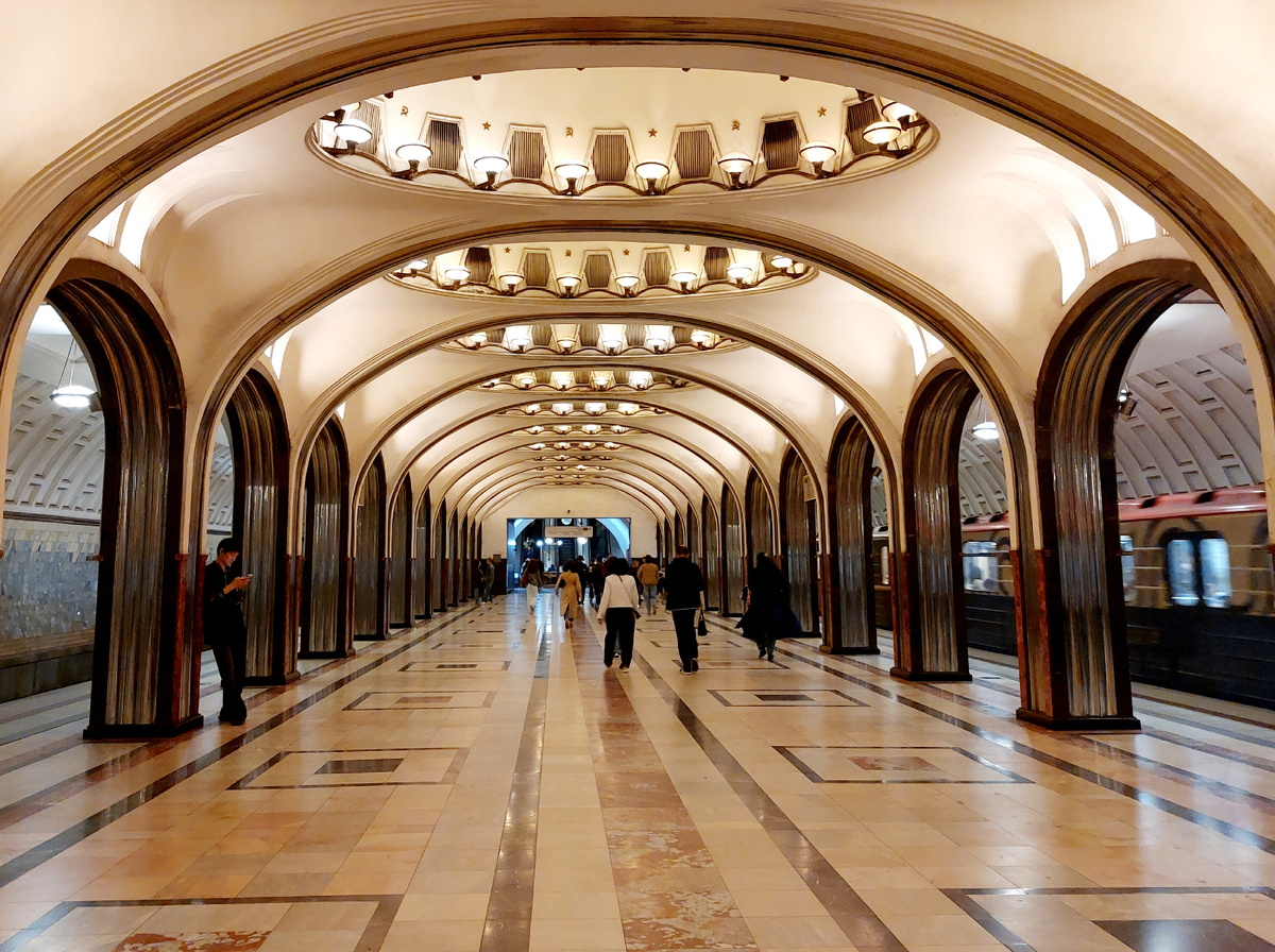 Станция метро "Маяковская"