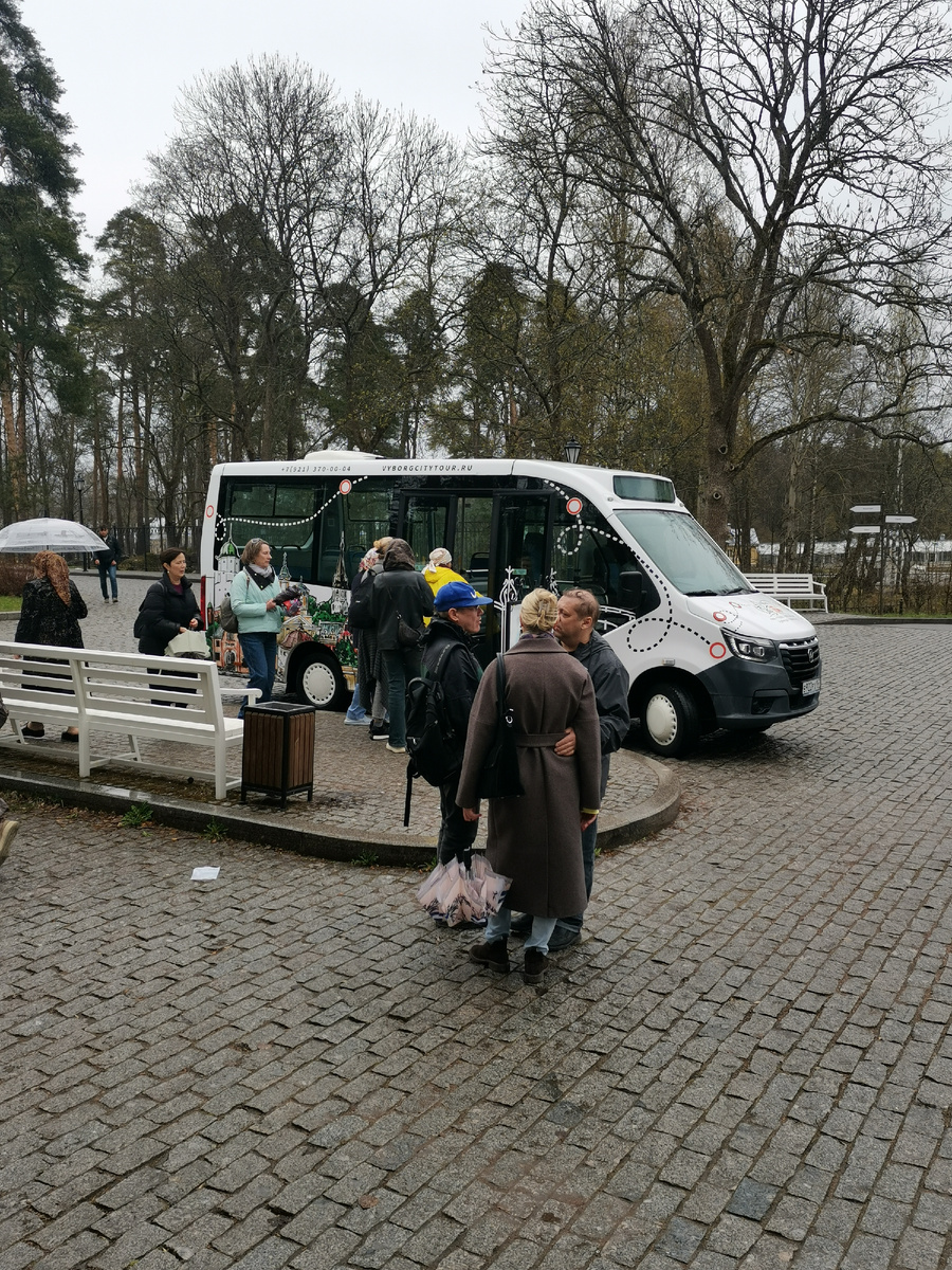 Автобусная остановка в Монрепо
