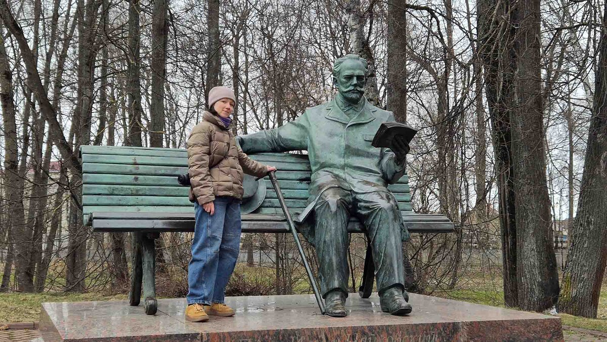 В возрасте 45 лет композитор Петр Ильич Чайковский решил перебраться из шумной Москвы в поисках тишины и вдохновения. Он выбрал небольшой город Клин между Петербургом и Москвой и тем самым навсегда изменил его жизнь