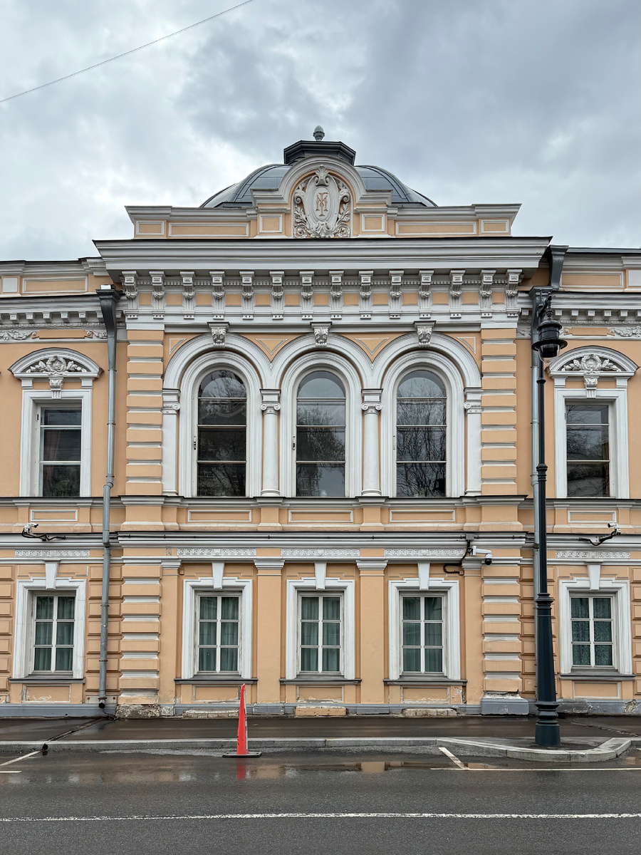 Фото автора канала. Городская усадьба Грачевых XIX век.