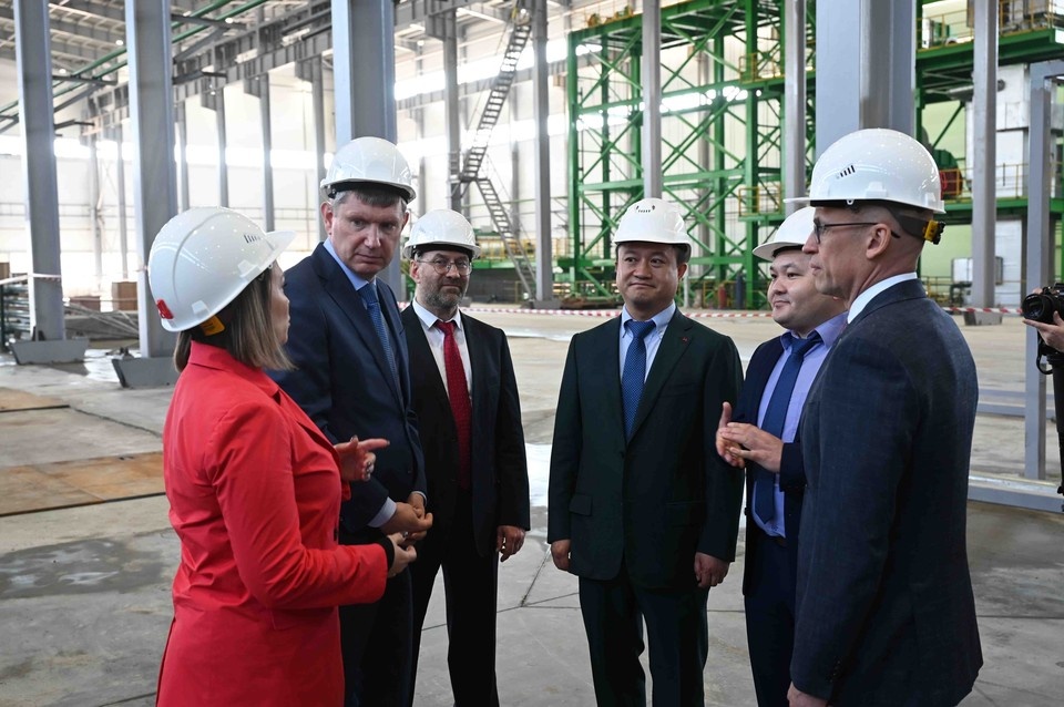    Максим Решетников проинспектировал стройплощадку будущей ОЭЗ под Ижевском. Фото: udmurt.ru