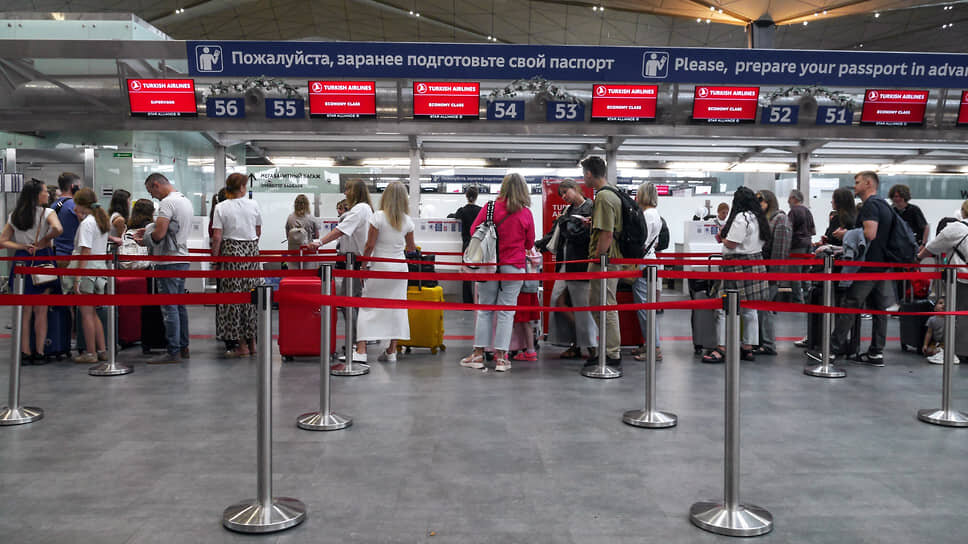 Из Пулково самолеты будут вылетать по воскресеньям в 22:35, обратно из Горно-Алтайска — по пятницам в 17:25.📷Фото: Александр Баранов / Коммерсантъ