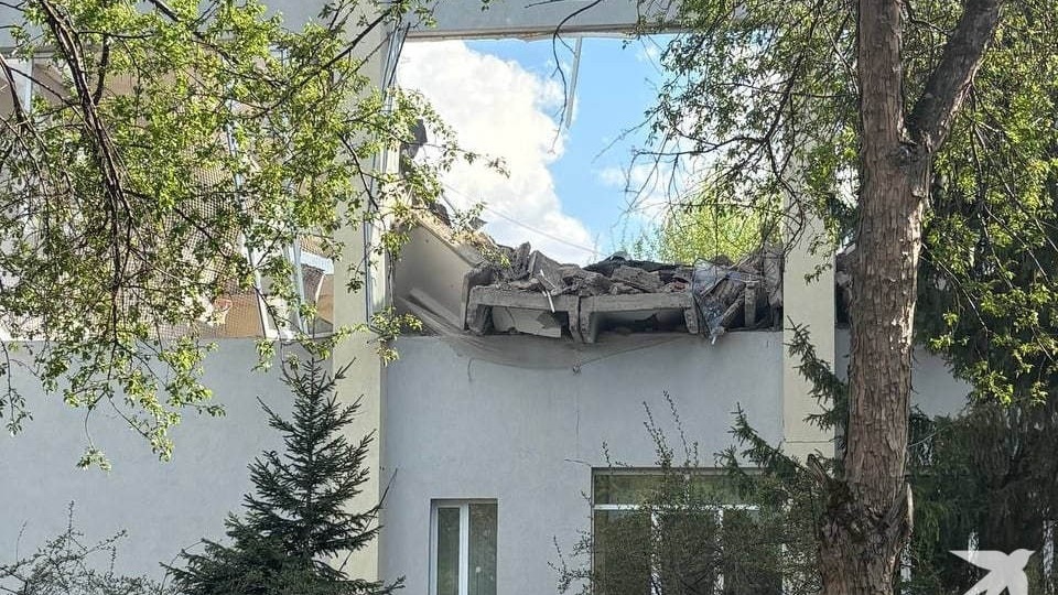 В здании уральского колледжа обрушилась крыша: эвакуировались 97 человек