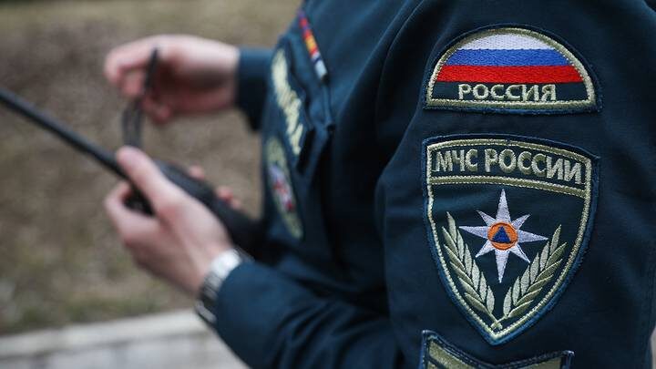 МЧС: Кровля спортзала учебного заведения обрушилась в Екатеринбурге