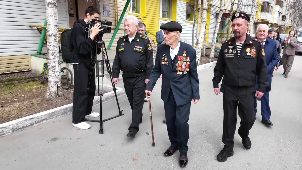    В Сургуте поздравили ветерана - долгожителя