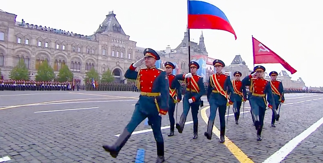 В Москве 9 мая перекроют дороги и выходы из метро. Что нужно знать горожанам?